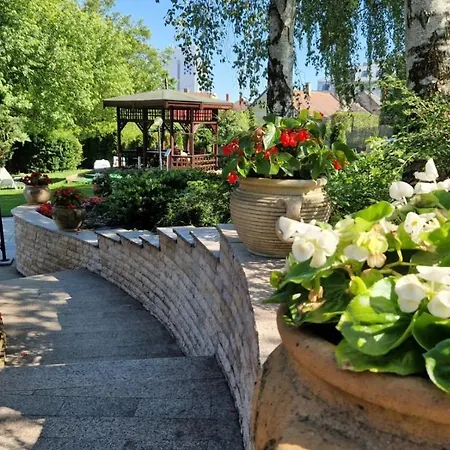 Carbona 101, 307 Hévíz