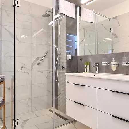 Carbona 101, 307 Hévíz