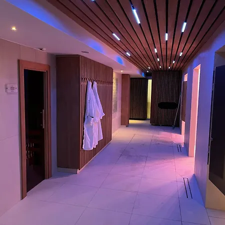 Carbona 101, 307 * Hévíz