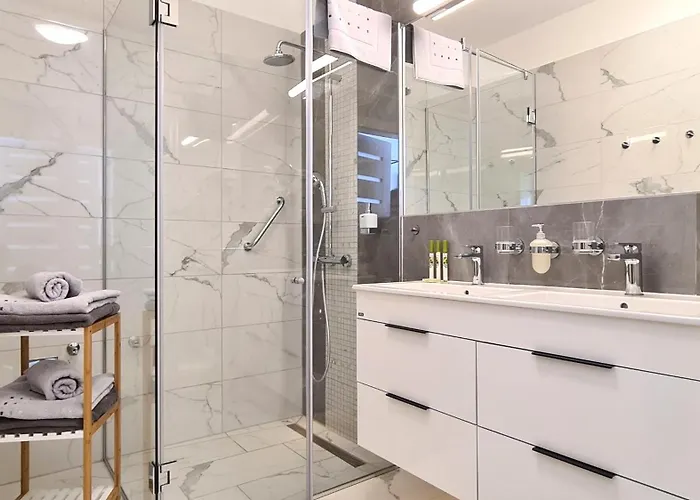 Carbona 101, 307 Hévíz